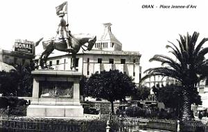 Oran - Place Jeanne d'Arc - Statue